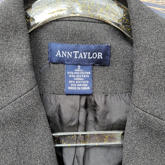 Ann Taylor Gray Blazer - Size 2 - Picture 6 of 7